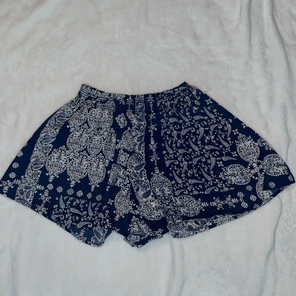 Altard State Flowy Blue and White Shorts Stretchy Breathable Cute Trendy
